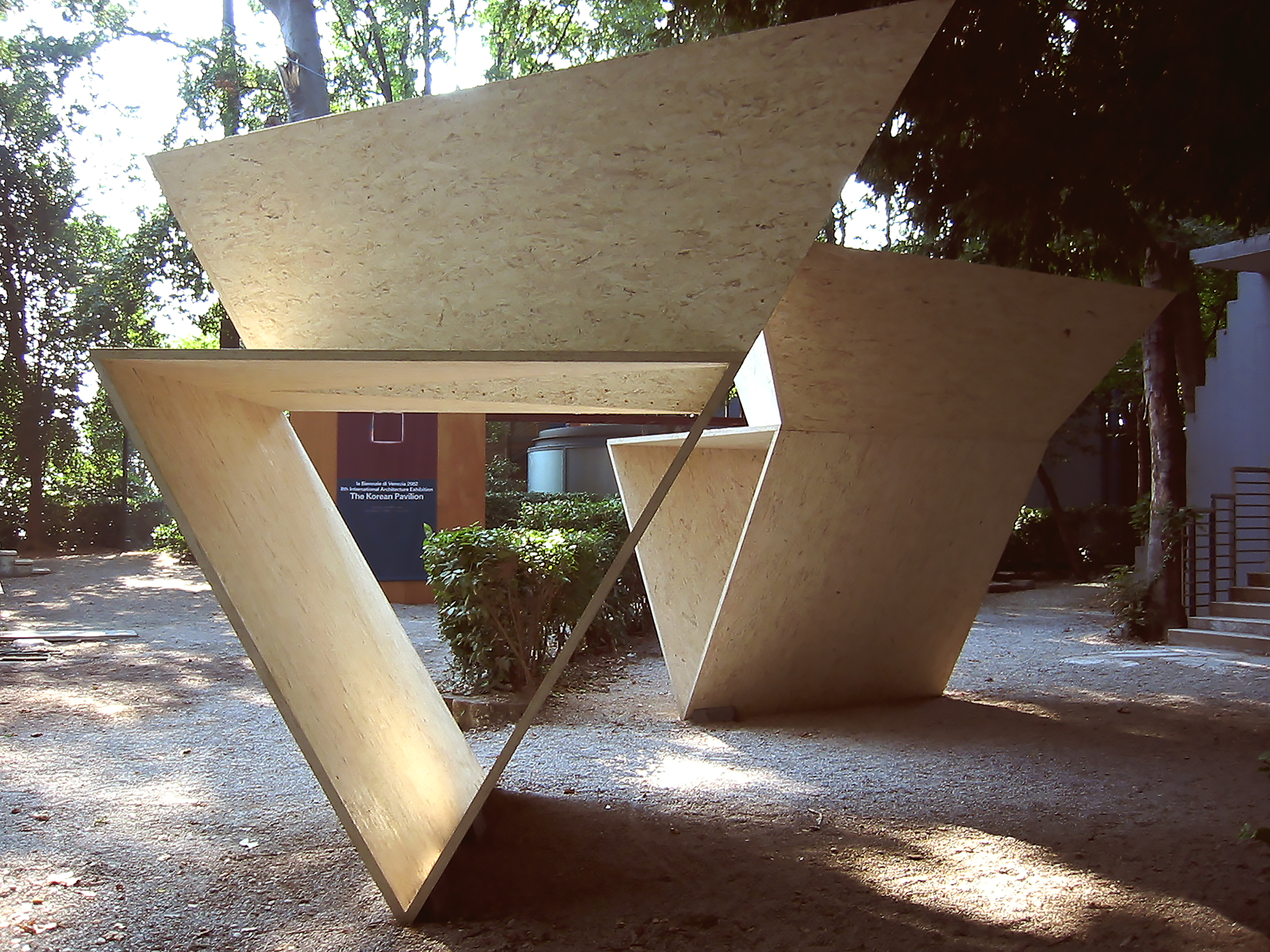 ヴェネチア・ビエンナーレ第8回建築展 – 岡﨑乾二郎 | Kenjiro Okazaki